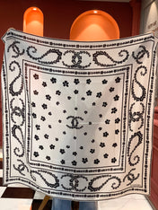 CHANEL 25S SCARF 135 CM IN CASHMERE SILK 943685