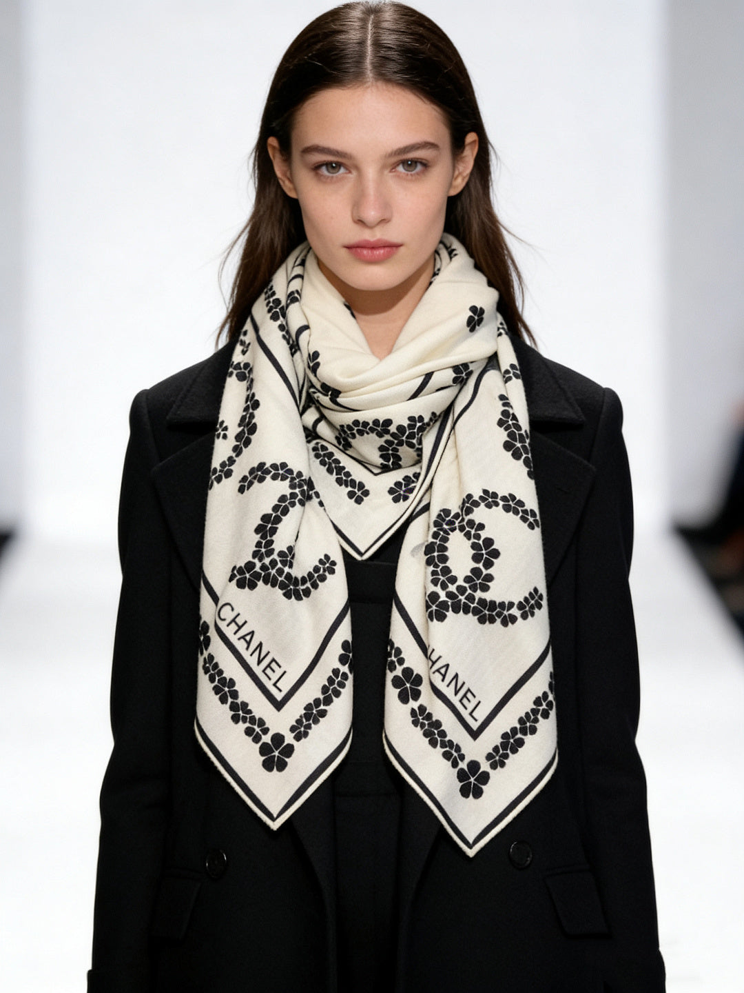 CHANEL 25S SCARF 135 CM IN CASHMERE SILK 943685