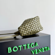 BOTTEGA VENETA 25S COBBLE BAG 23 IN ARMY GREEN CALFSKIN