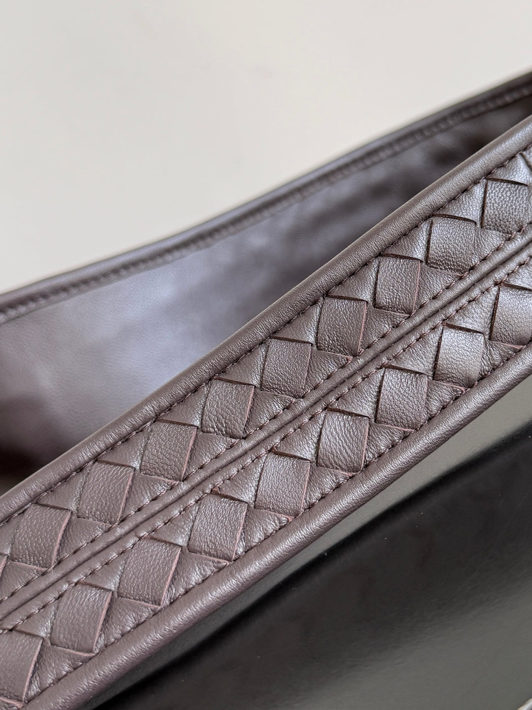 BOTTEGA VENETA 25S LARGE VENETO BAG 38 IN DARK BROWN CALFSKIN SILVER HARDWARE