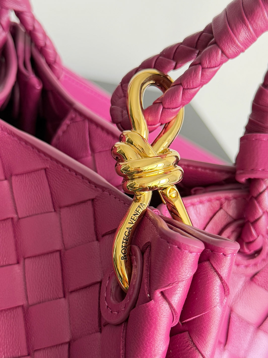 BOTTEGA VENETA 25S SMALL PARACHUTE 21 IN RASPBERRY PINK CALFSKIN GOLD HARDWARE