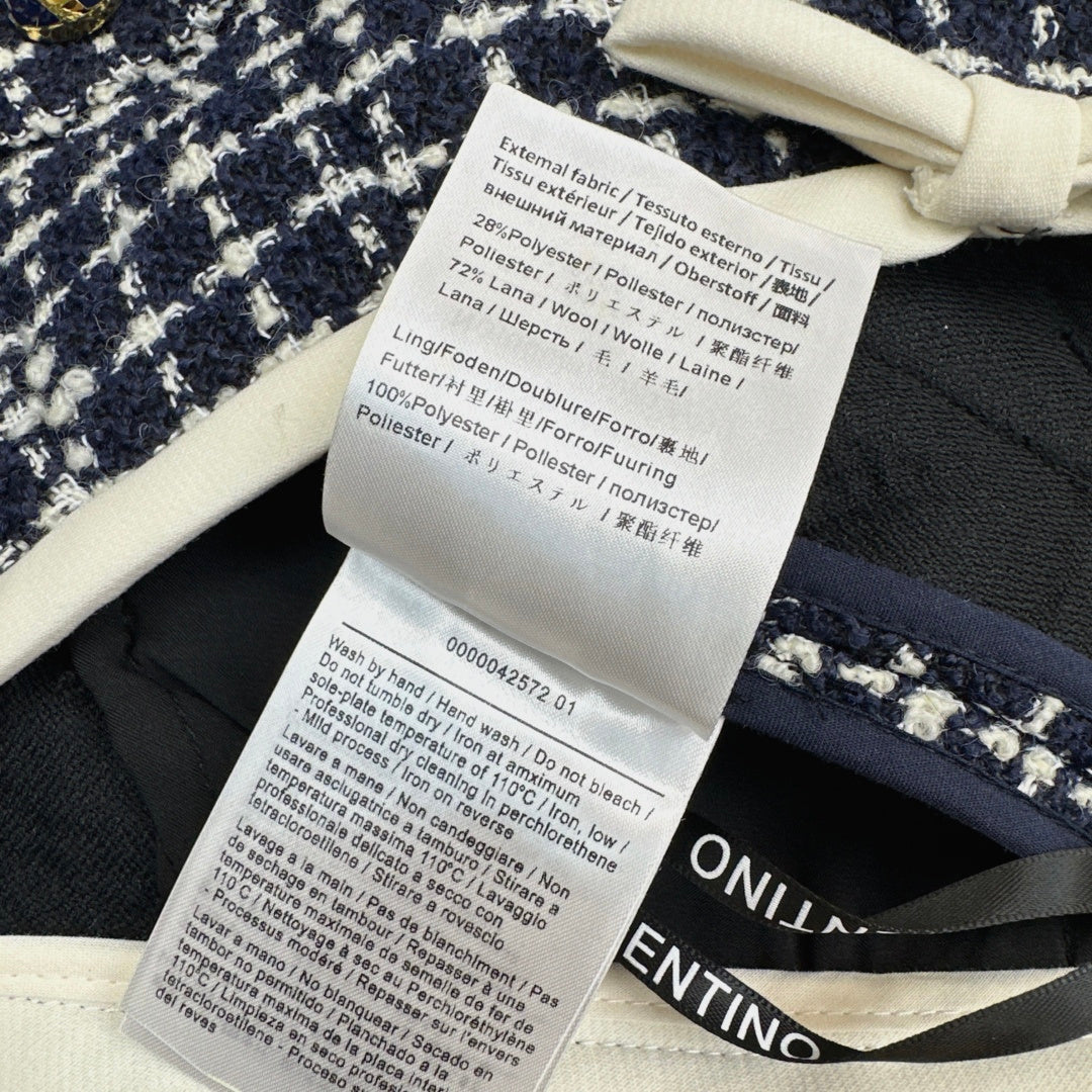 VALENTINO 26S WOOL SHORTS STYLE 17