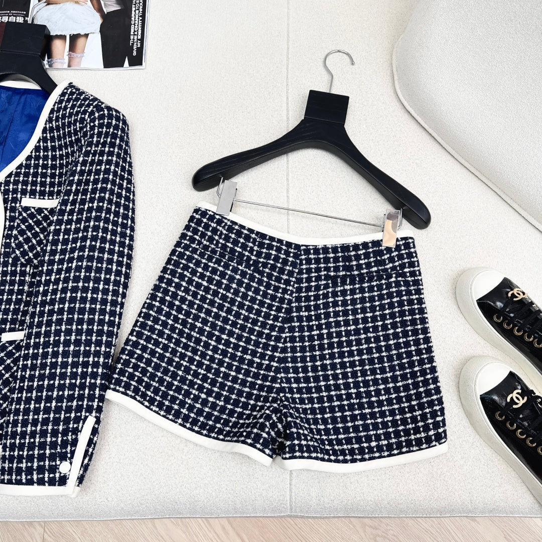 VALENTINO 26S WOOL SHORTS STYLE 17