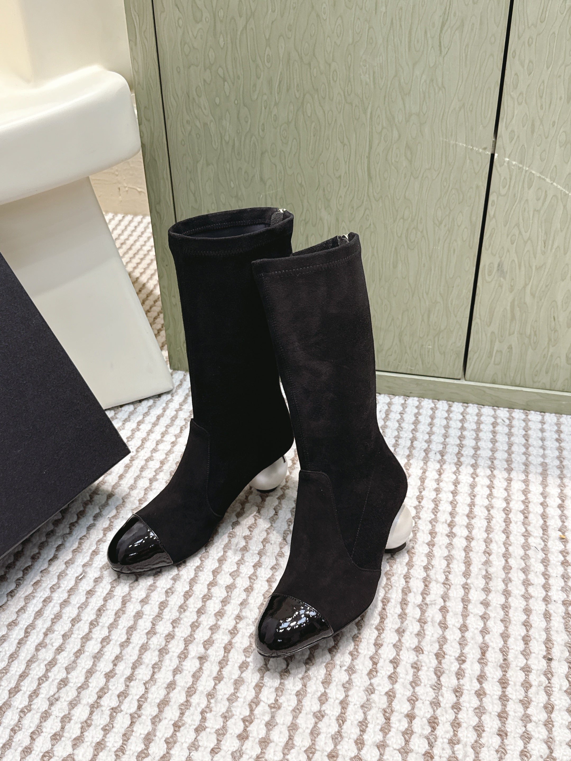 CHANEL 25S PEARL BOOTS IN BLACK SUEDE AND PATENT CALFSKIN