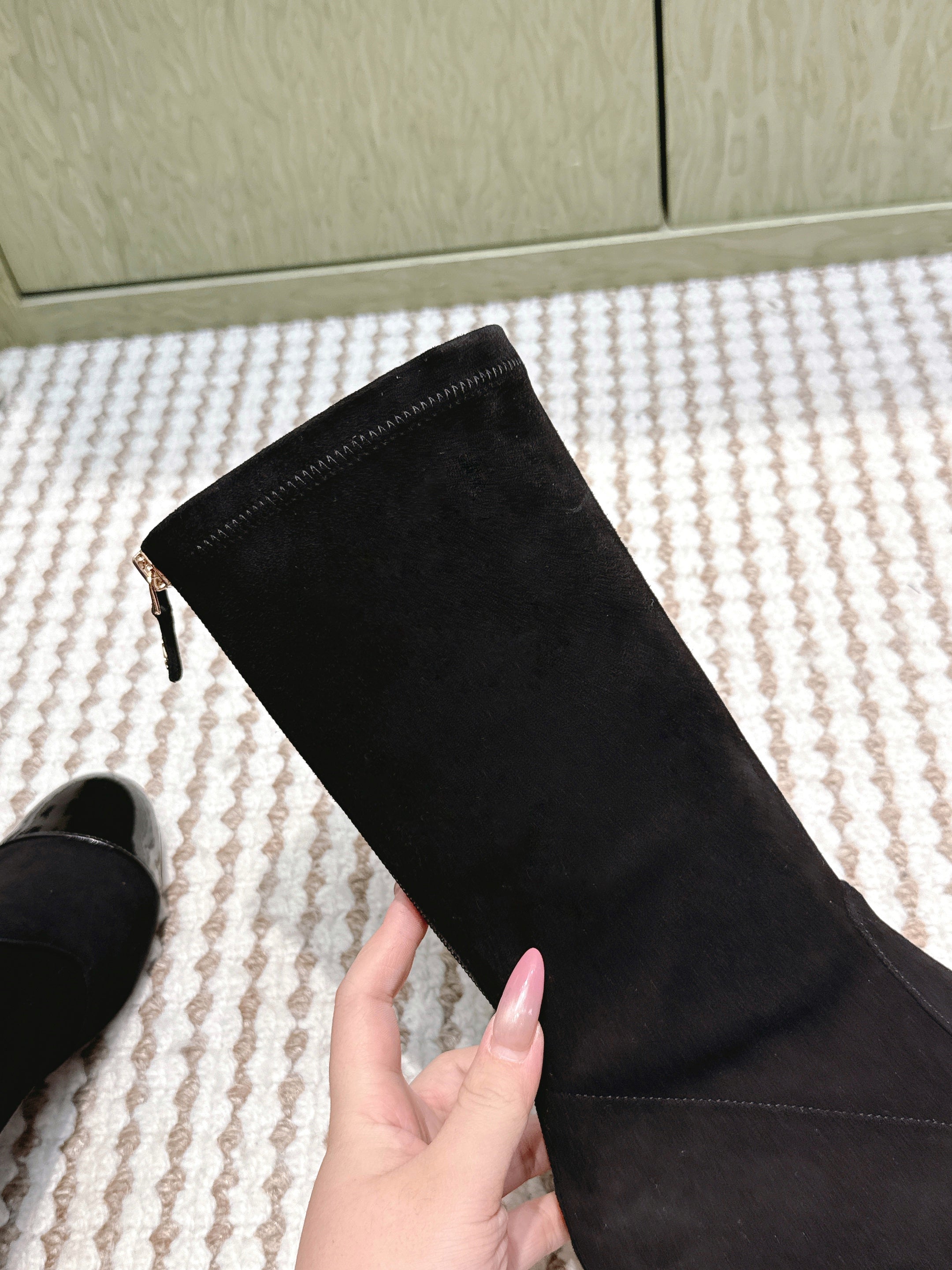 CHANEL 25S PEARL BOOTS IN BLACK SUEDE AND PATENT CALFSKIN