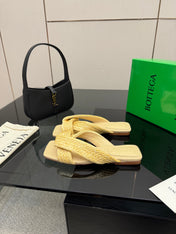 BOTTEGA VENETA 26S SANDALS IN LIGHT YELLOW CALFSKIN AND RAFFIA