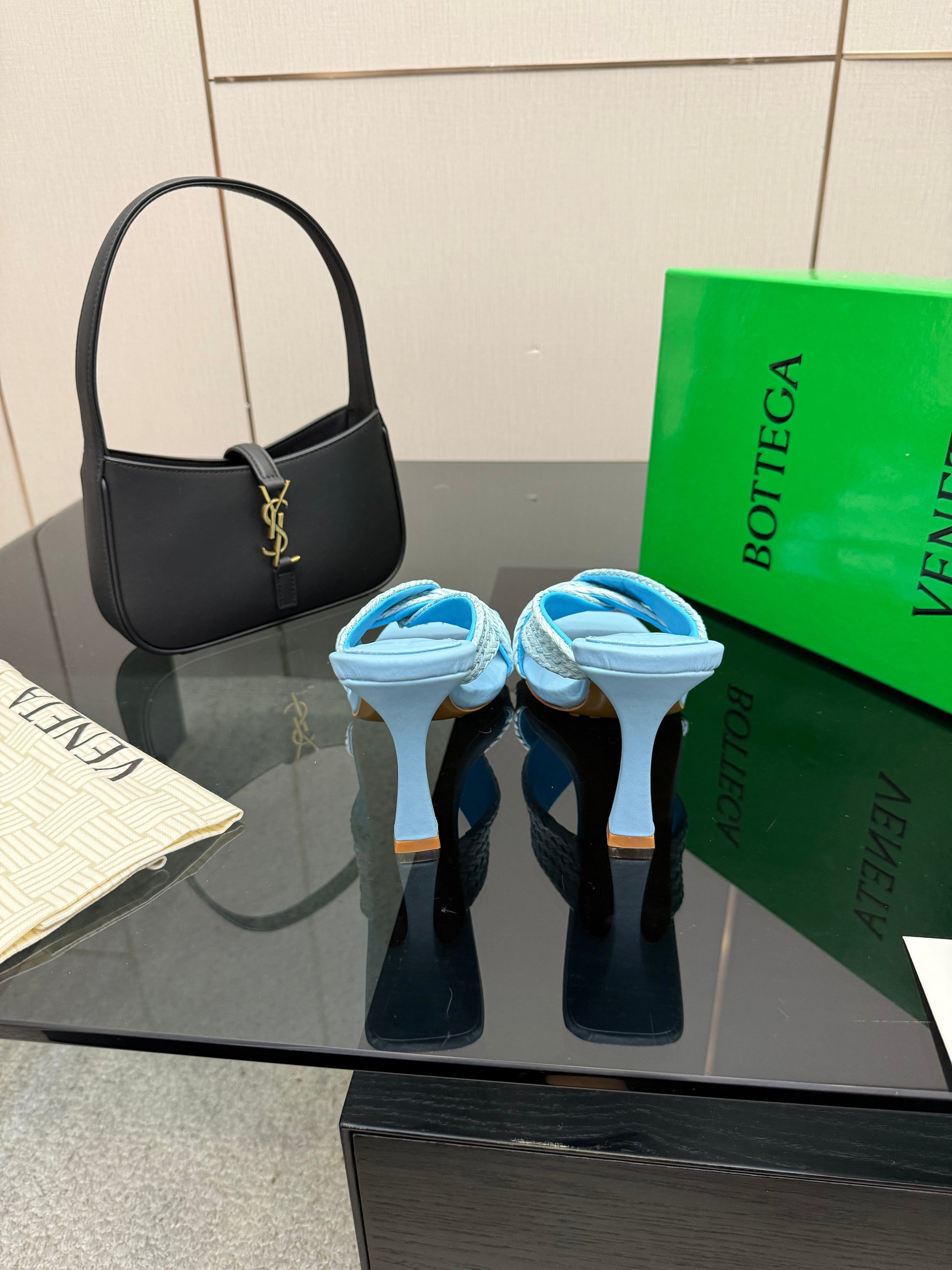 BOTTEGA VENETA 26S HEELED SANDALS 95 MM IN LIGHT BLUE CALFSKIN AND RAFFIA