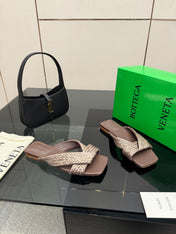 BOTTEGA VENETA 26S SANDALS IN DARK BROWN CALFSKIN AND RAFFIA