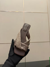 BOTTEGA VENETA 26S SANDALS IN DARK BROWN CALFSKIN AND RAFFIA