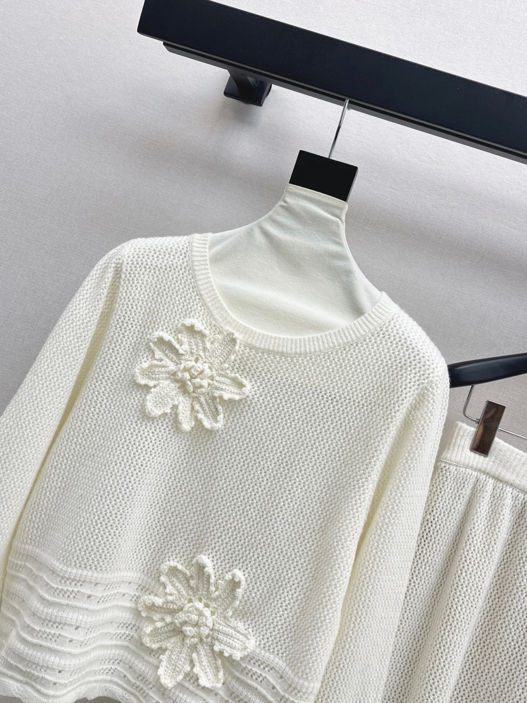 VALENTINO 26S SWEATER AND SKIRT SET STYLE 77