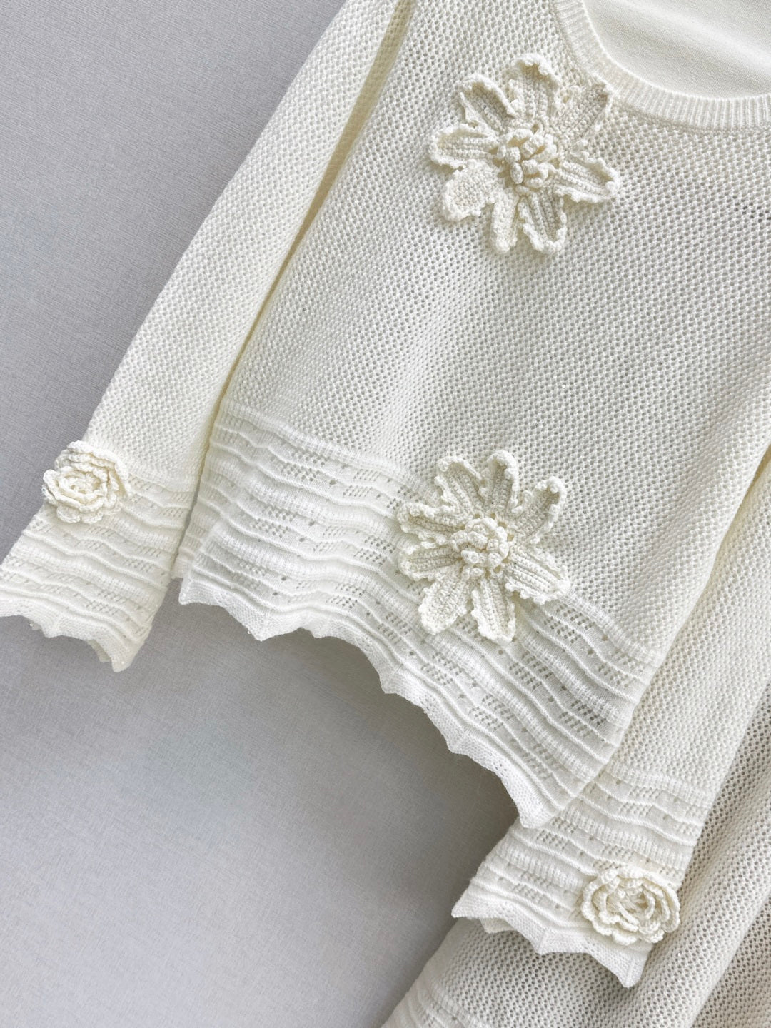 VALENTINO 26S SWEATER AND SKIRT SET STYLE 77