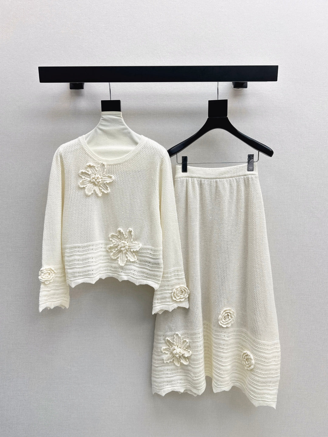 VALENTINO 26S SWEATER AND SKIRT SET STYLE 77