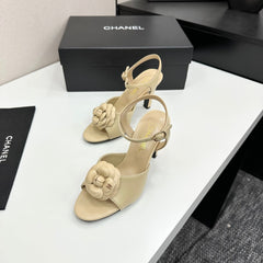 CC HEEL SANDAL 25S IN BEIGE LAMBSKIN WITH CAMELLIA