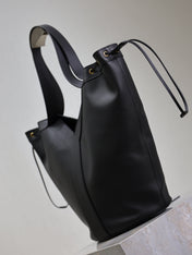 YSL 25S Y LARGE HOBO 50 IN BLACK CALFSKIN GOLD HARDWARE