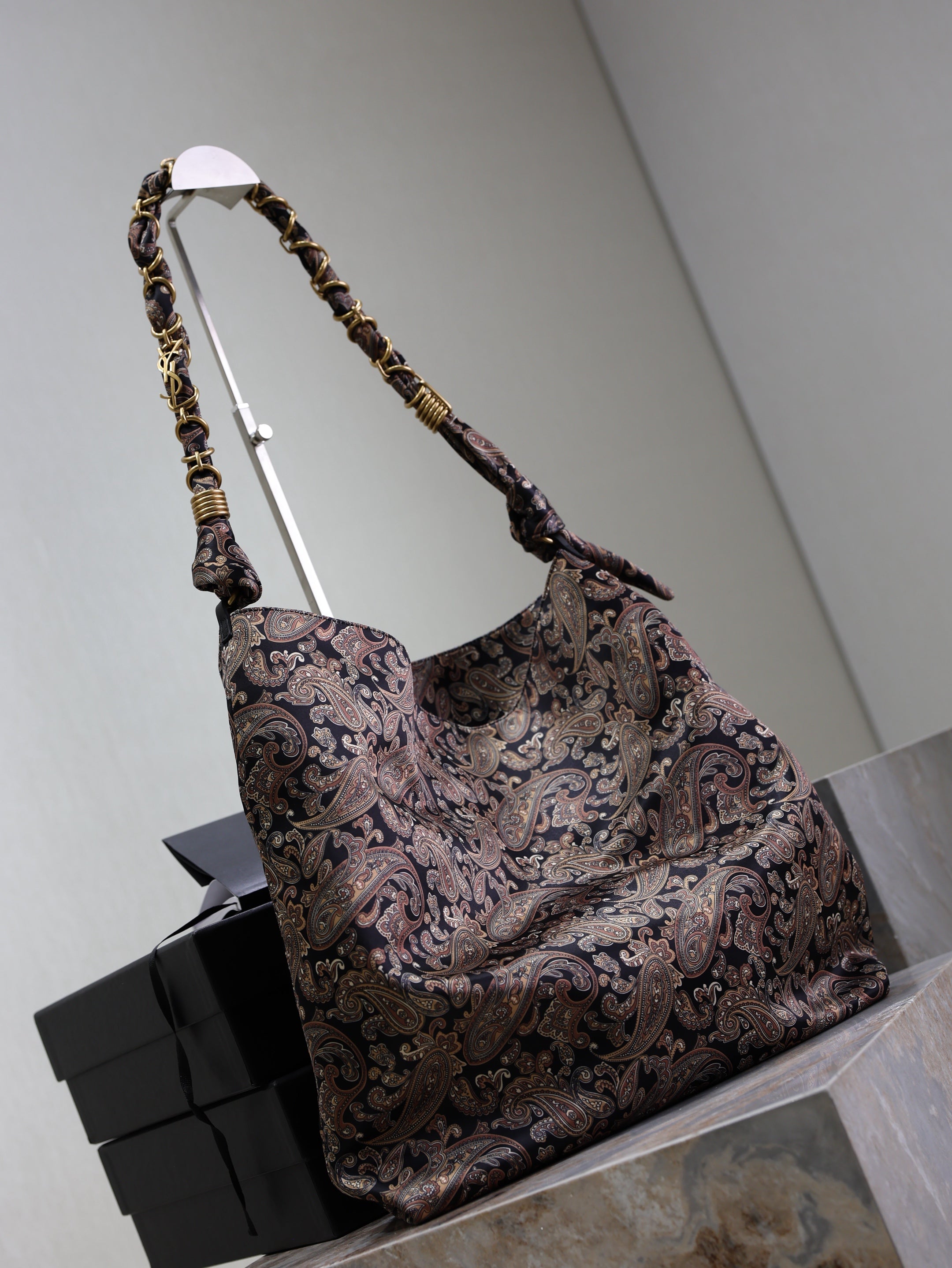 YSL 25S AMALIA 50 IN NAVY MULTICOLOR  SILK TWILL GOLD HARDWRE