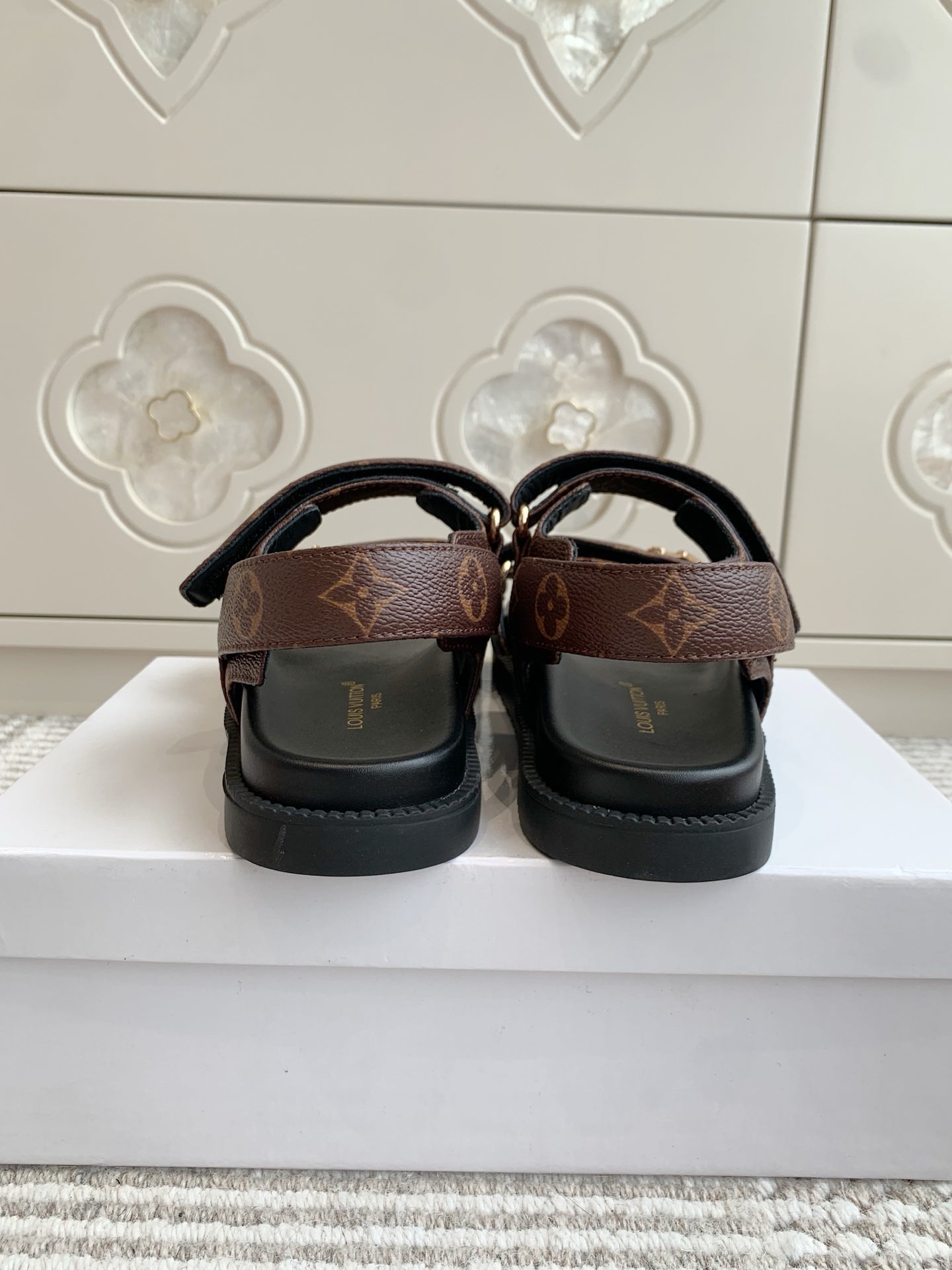 LV SANDALS 25S IN BROWN MIX BLACK CALFSKIN WITH GOLD HARDWARE