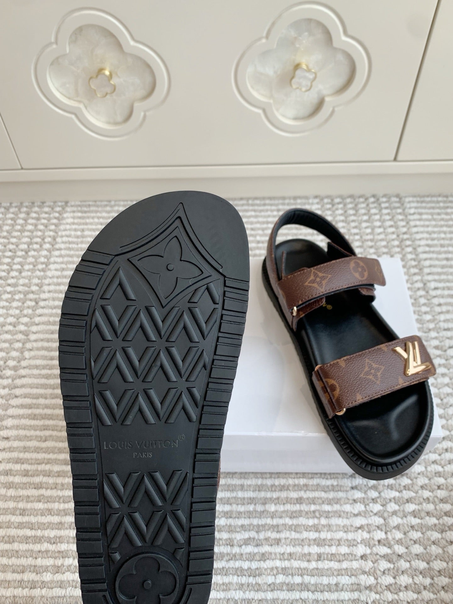 LV SANDALS 25S IN BROWN MIX BLACK CALFSKIN WITH GOLD HARDWARE