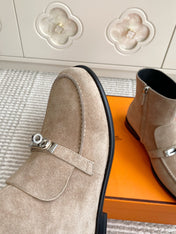 HM 25S KELSY ANKLE BOOT IN EARTHY BROWN-GRAY SUEDE WITH SILVER HARDWARE