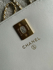 CHANEL 25S CLASSIC WALLET ON CHAIN 19 IN WHITE LAMBSKIN WITH GOLD HARDWARE