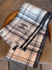 CHANEL 25S SCARF 200 IN CASHMERE 732053