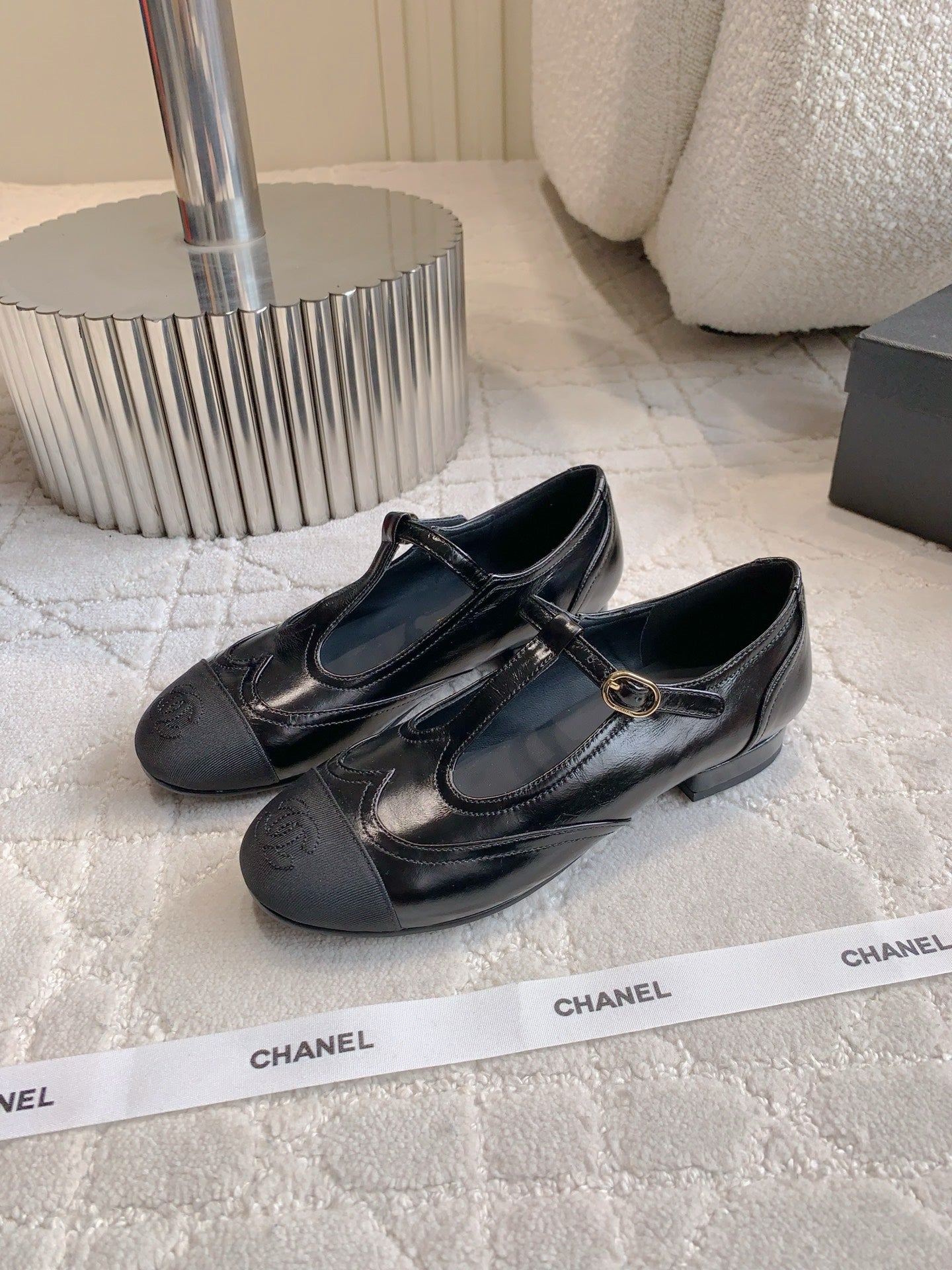 CHANEL 25S MARY JANE IN BLACK FULL CALFSKIN AND CANVAS GOLD HARDWARE