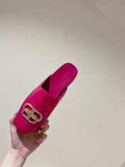 FLAT MULES IN DEEP PINK SMOOTH CALFSKIN GOLD BUCKLE