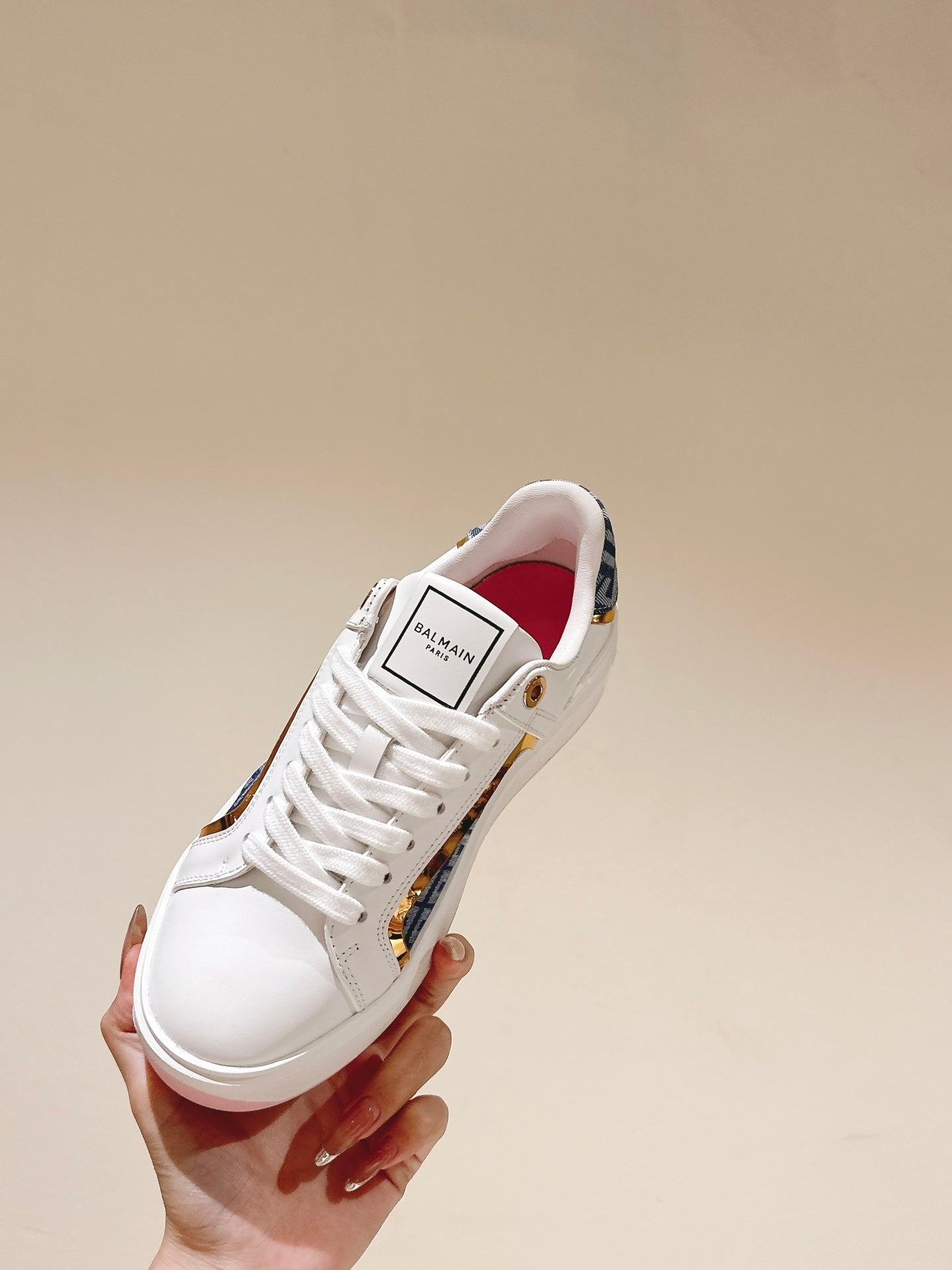 BALMAIN 26S SNEAKERS IN WHITE CALFSKIN AND BLUE CANVAS WITH LIGHT PINK SOLE