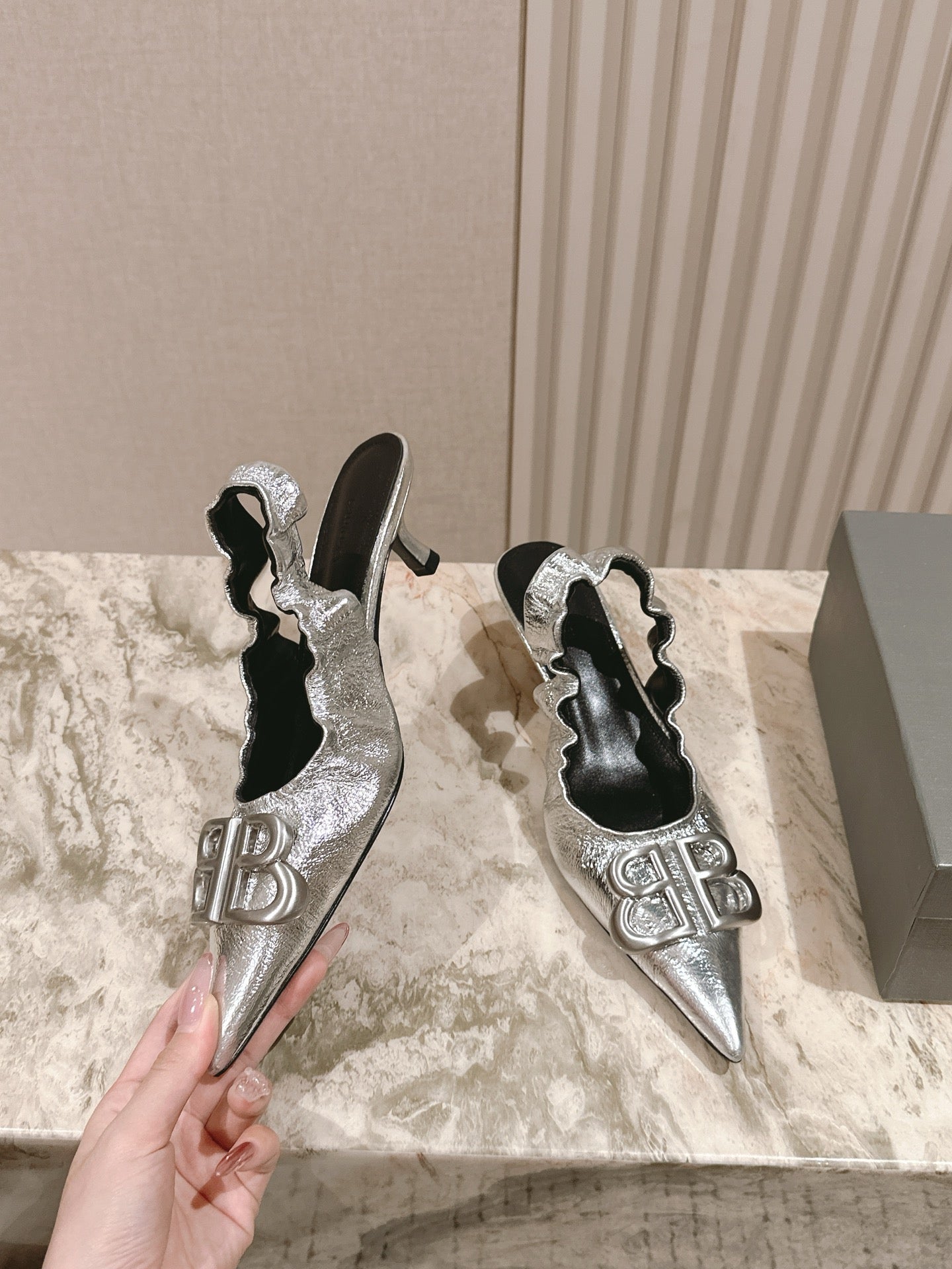 BALENCIAGA 25S HIGH SLINGBACK 45 MM IN SILVER LAMBSKIN WITH SILVER HARDWARE
