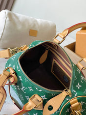 SPEEDY P9 BANDOULIÈRE 25 IN GREEN MONOGRAM CANVAS GOLD HARDWARE