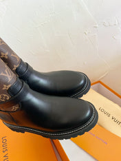 TERRITORY FLAT ANKLE BOOT IN BLACK MIX CHOCOLATE BROWN MONOGRAM CALFSKIN