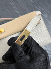 KELLY CUT 31 IN WHITE SHINNY ALLIGATOR LEATHER WITH GOLD HARDWARE