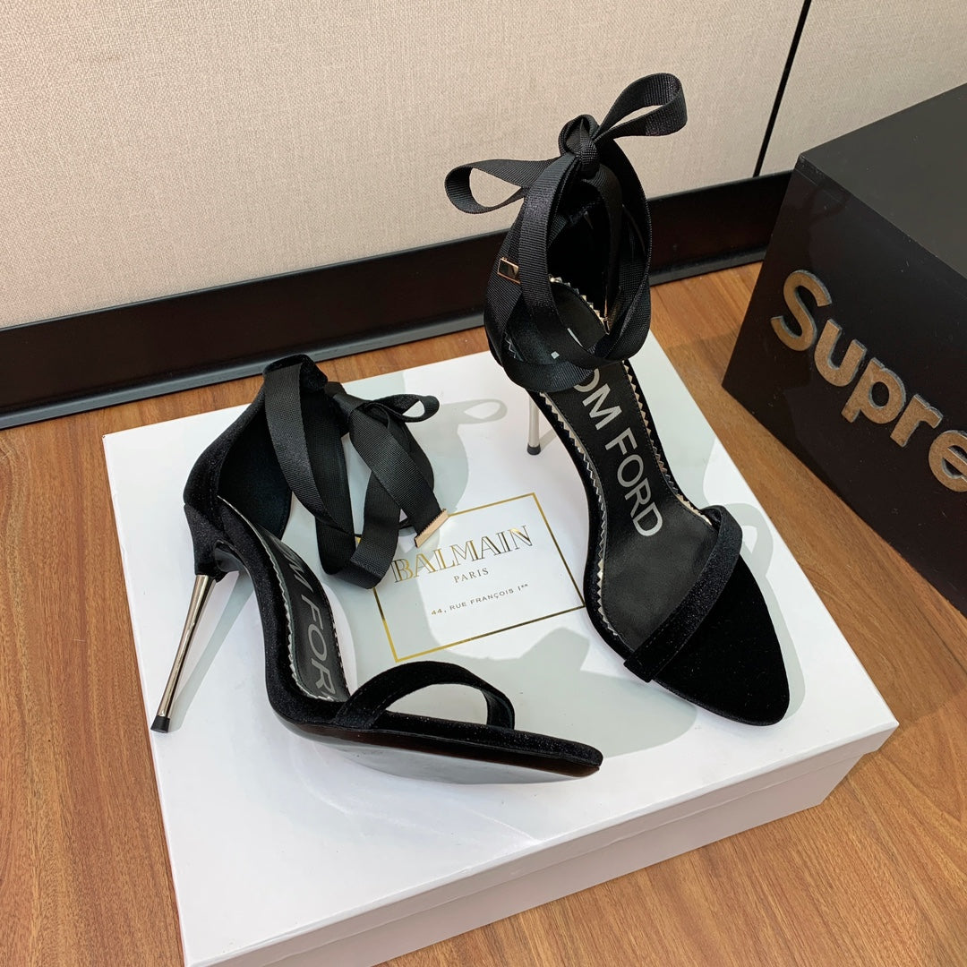 ANKLE SANDAL 10 CM IN BLACK VELVET AND SILK