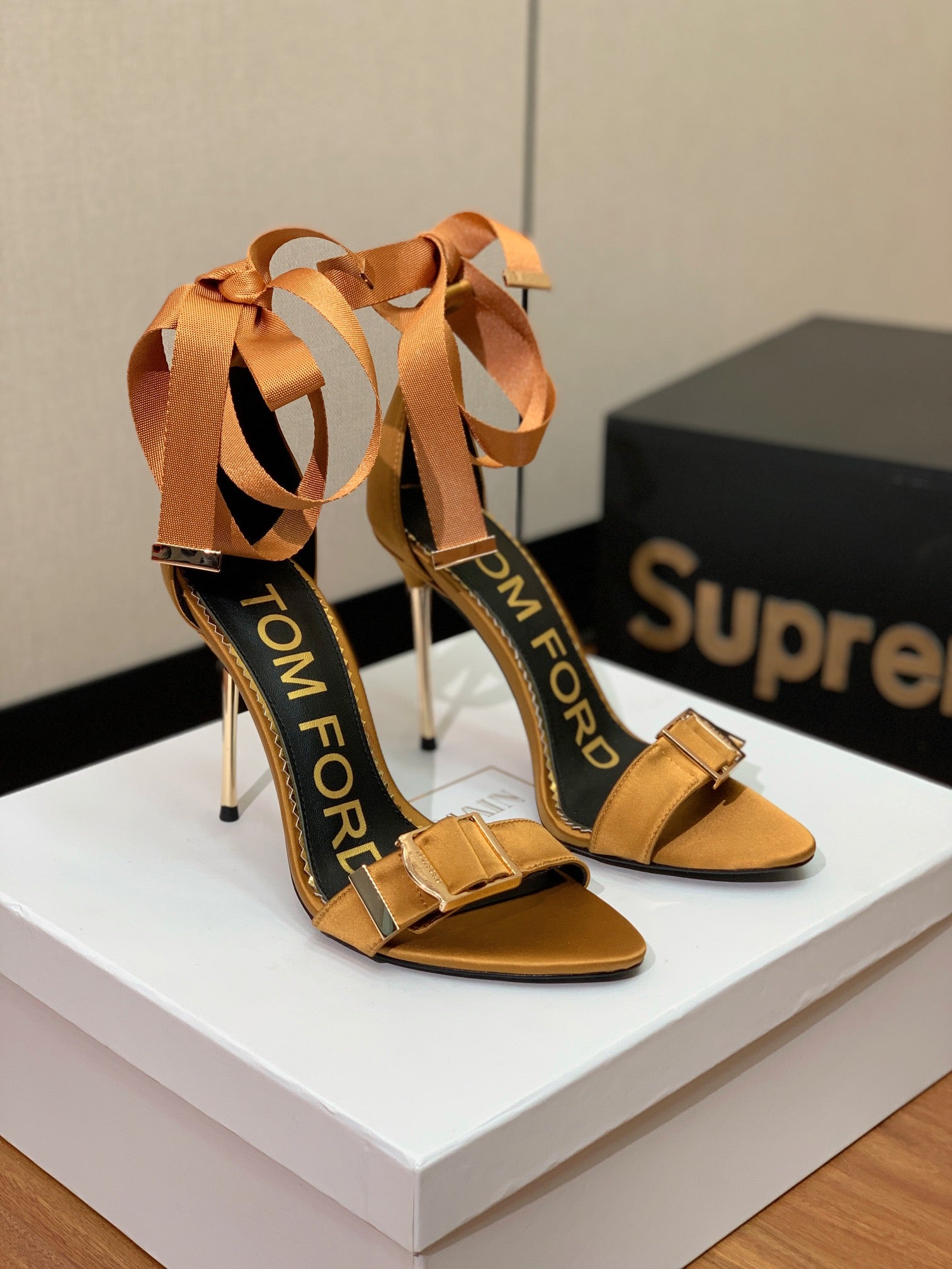 ANKLE SANDAL 10 CM IN CIDER ORANGE SILK AND SHEEPSKIN