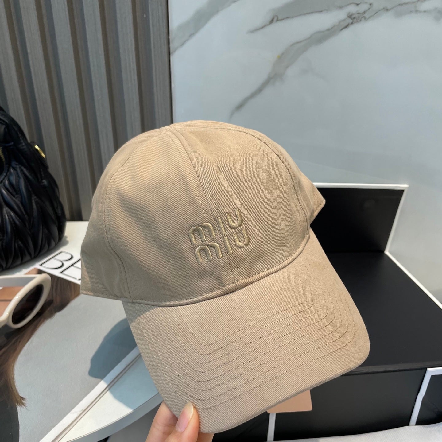 MM BASEBALL CAP IN BEIGE FABRIC BRAND EMBROIDERY