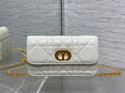 MONTAIGNE AVENUE MINI 19 BAG IN WHITE CALFSKIN WITH GOLD HARDWARE
