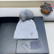 KNITTED BEANIE HAT IN GRAY WOOL 426216