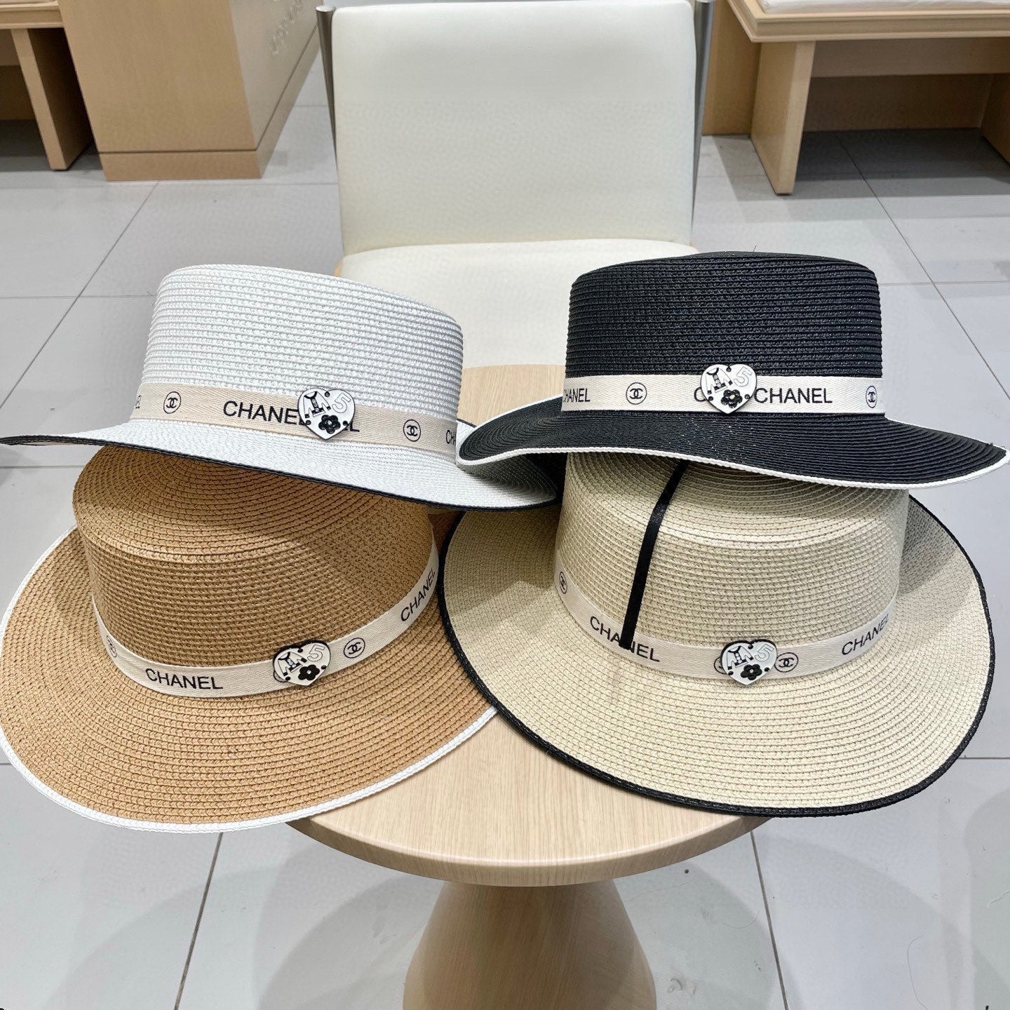 FLAT STRAW HAT WHITE 672721
