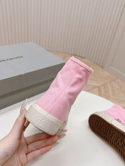 PINK CANVAS HIGH-TOP SNEAKERS LOGO GRAFFITI