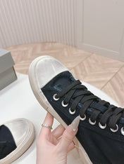 BLACK CANVAS HIGH-TOP SNEAKERS LOGO GRAFFITI