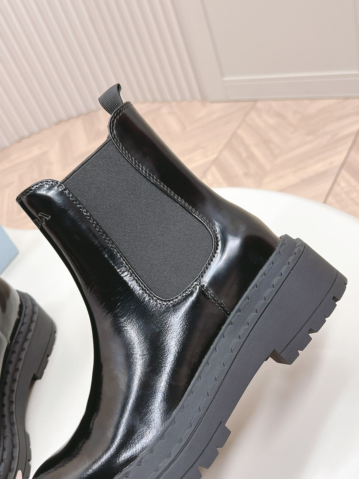 PRA BRUSHED BOOTIES GLOSSY BLACK CALFSKIN