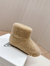 SNOW ANKLE BOOTS IN BEIGE SHEARLING