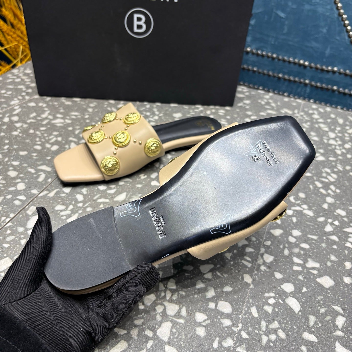 BALMAIN 26S SLIPPERS IN BEIGE CALFSKIN WITH GOLD HARDWARE