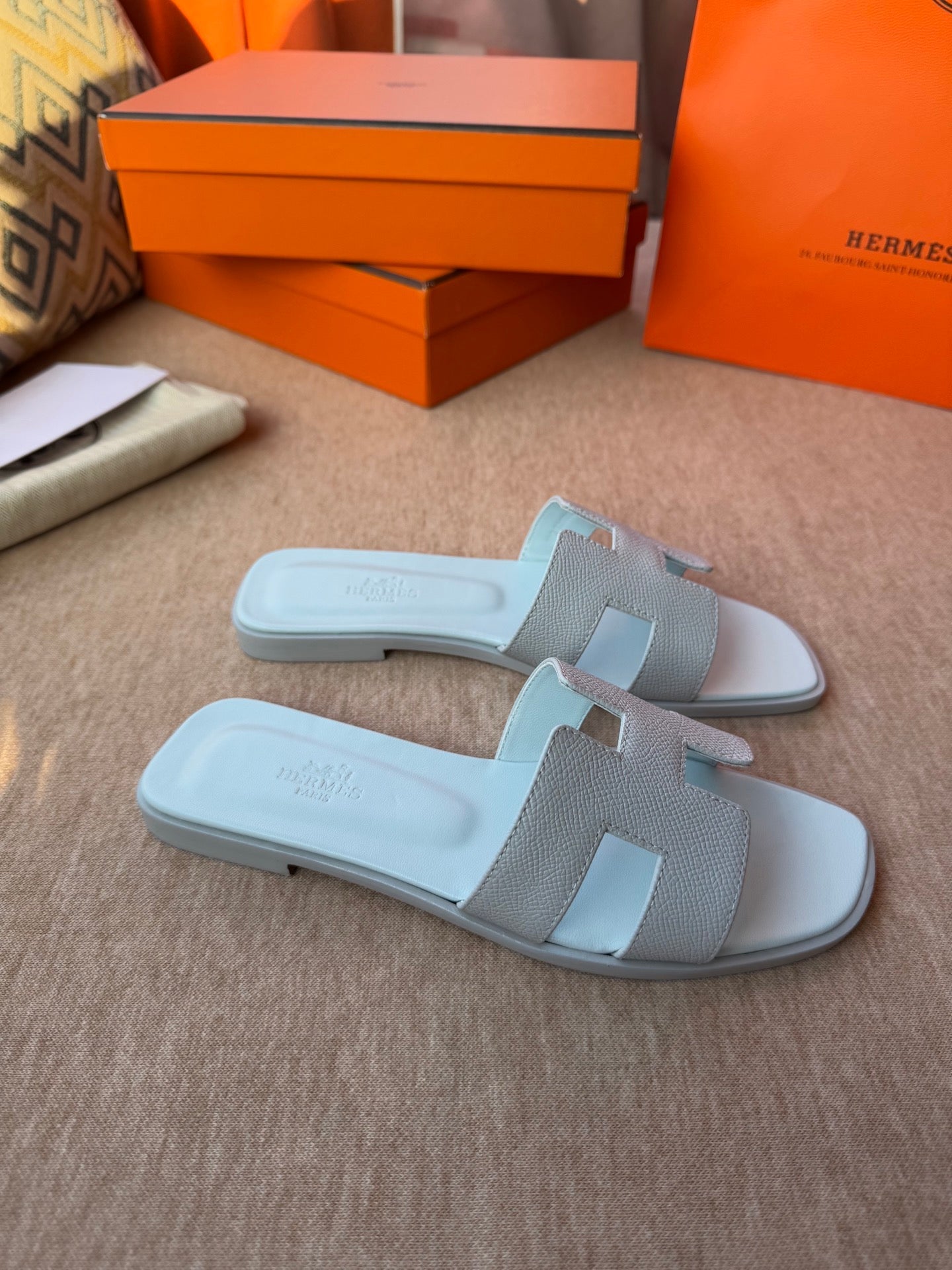 0RAN SANDALS IN ICE BLUE CALFSKIN