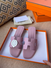 0RAN SANDALS IN PASTEL PURPLE CALFSKIN