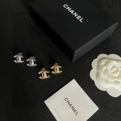 DOUBLE C STUD EARRINGS IN GOLD METAL FULLY DIAMOND