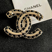 CHANEL 26S DOUBLE C LOGO CRYSTAL & BLACK CHAIN BROOCH IN GOLD METAL 629909