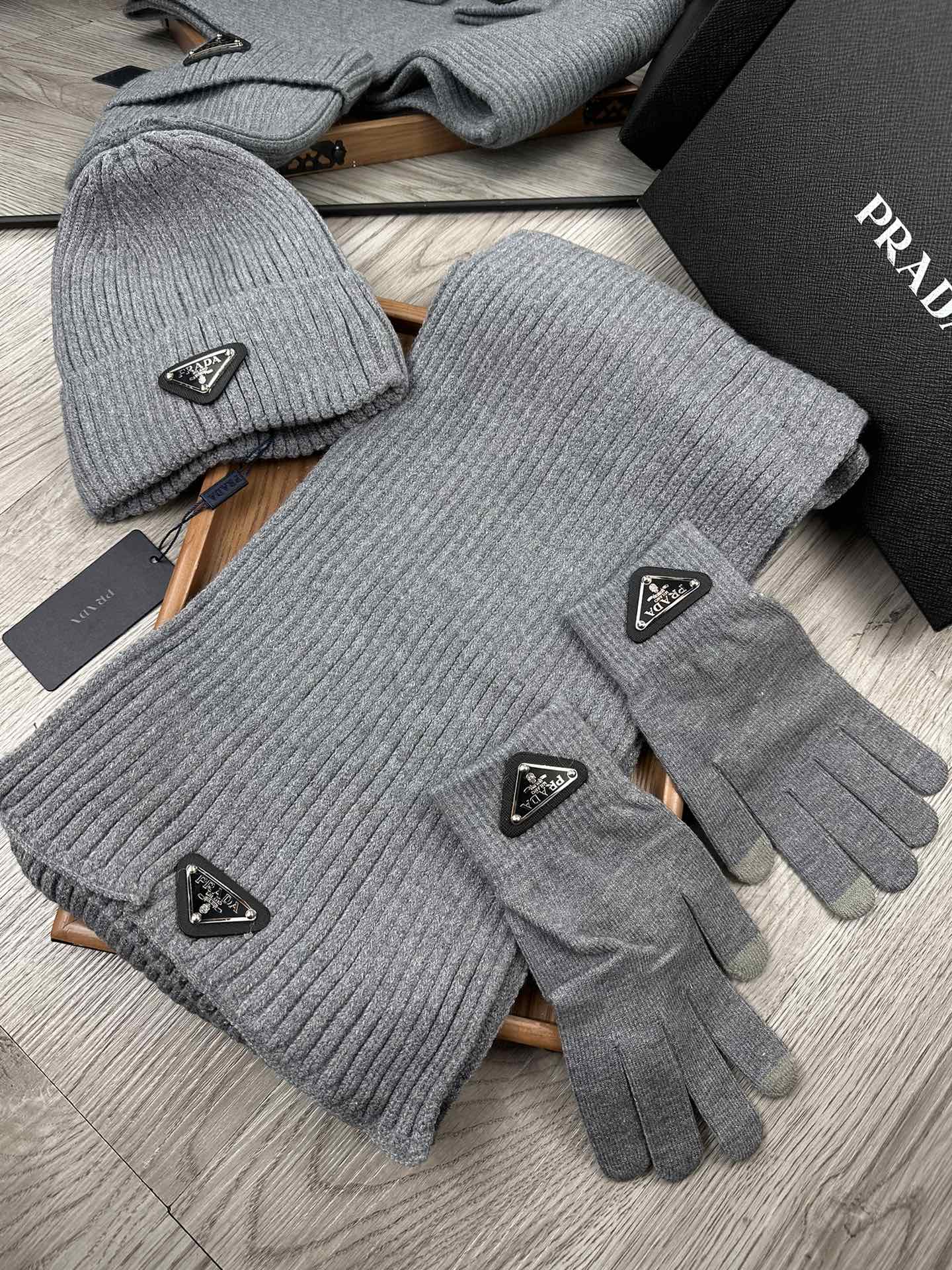 THREE-PIECES SET IN SMOKE GRAY WOOL AND ACRYLIC 406559