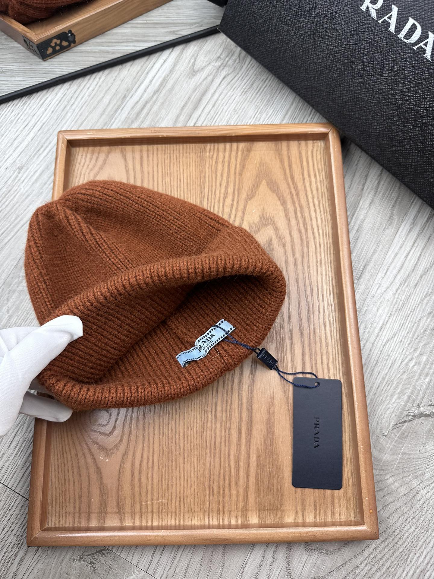 BEANIE HAT IN RED BROWN WOOL 332398