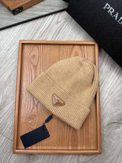 BEANIE HAT IN LIGHT BROWN WOOL 332402