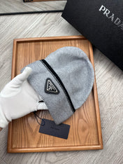 BEANIE HAT IN DOVE GRAY WOOL 349650
